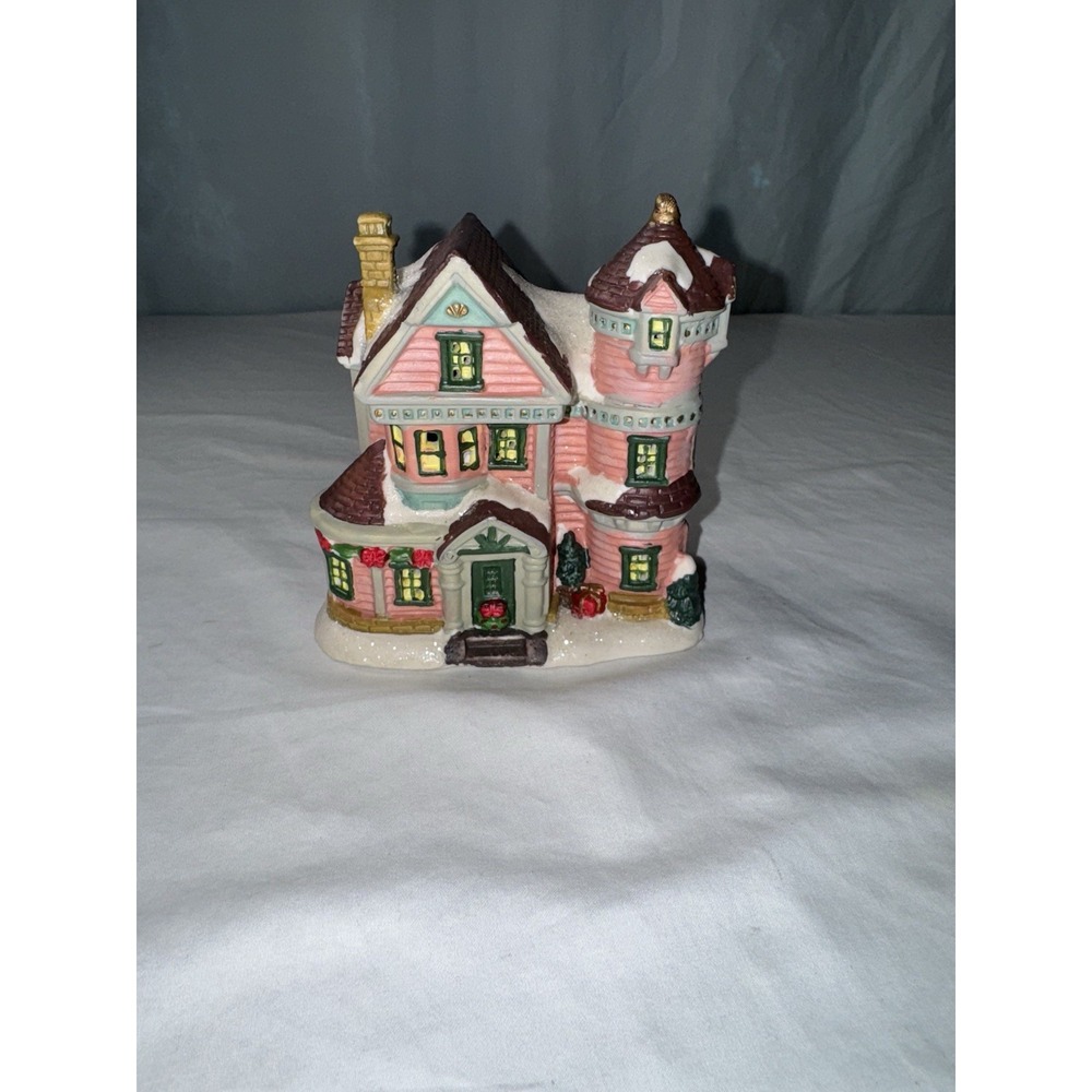 Windham Heights 2005 Snowy Ceramic Christmas Village House Heartland Valley